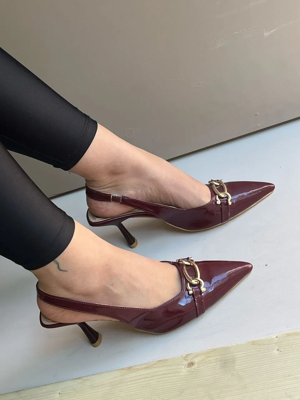 پاشنه سگگدار چری پاشنه سگگدار چری